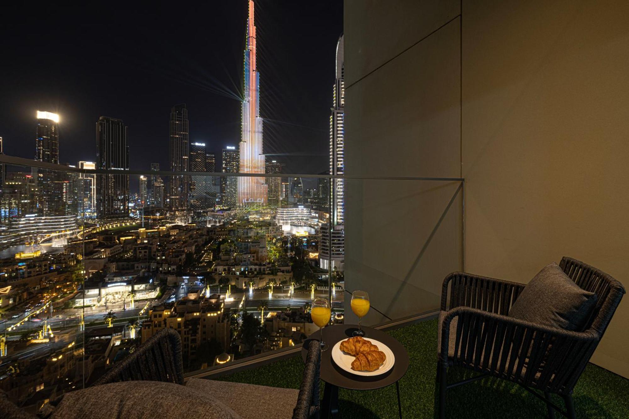 Smartstay At Burj Royale - Full Burj Khalifa View - Brand New Luxury Apartments Дубай Екстер'єр фото