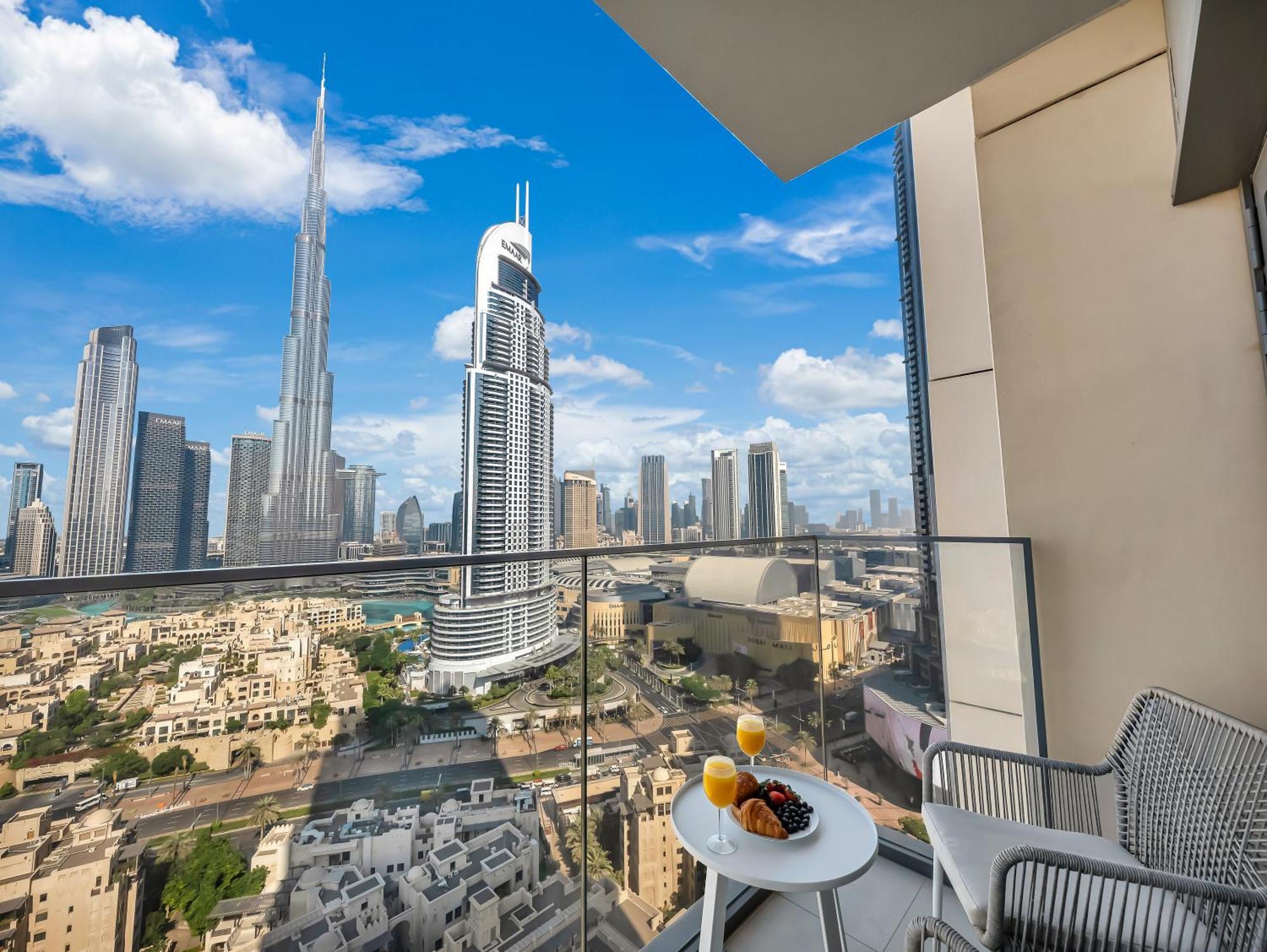 Smartstay At Burj Royale - Full Burj Khalifa View - Brand New Luxury Apartments Дубай Екстер'єр фото